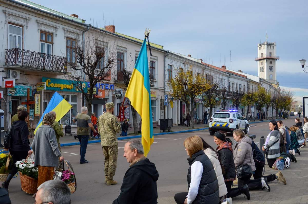 Коломия попрощалася із Героєм Олександром Рощуком 9