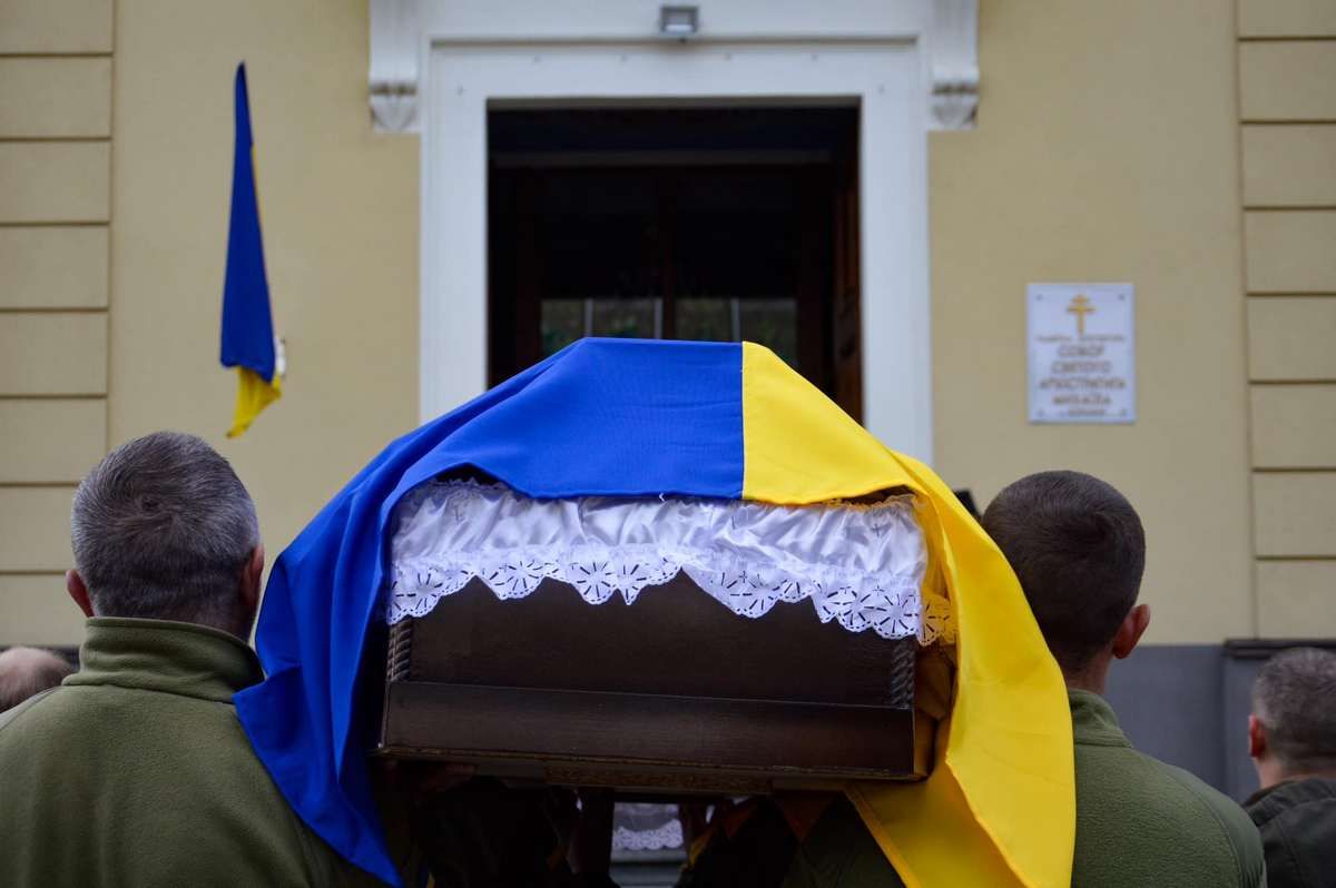 Коломия попрощалася із Героєм Олександром Рощуком 2