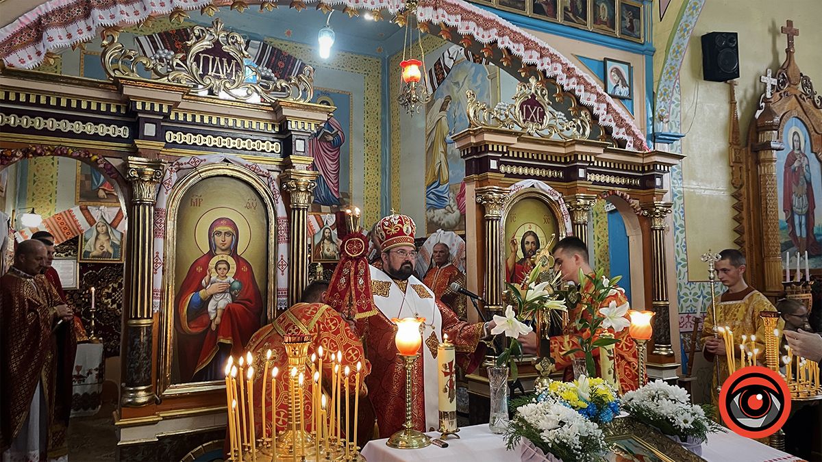 Столітній храм: Владика Петро очолив святкування ювілею церкви св. Дмитрія у селі Годи-Добровідка 6