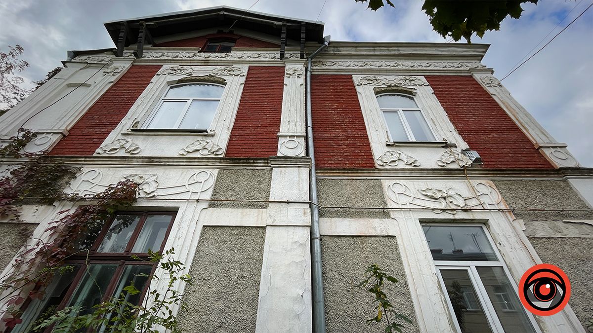 За скільки 553 м² історичної будівлі у Коломиї продали у приватні руки 1