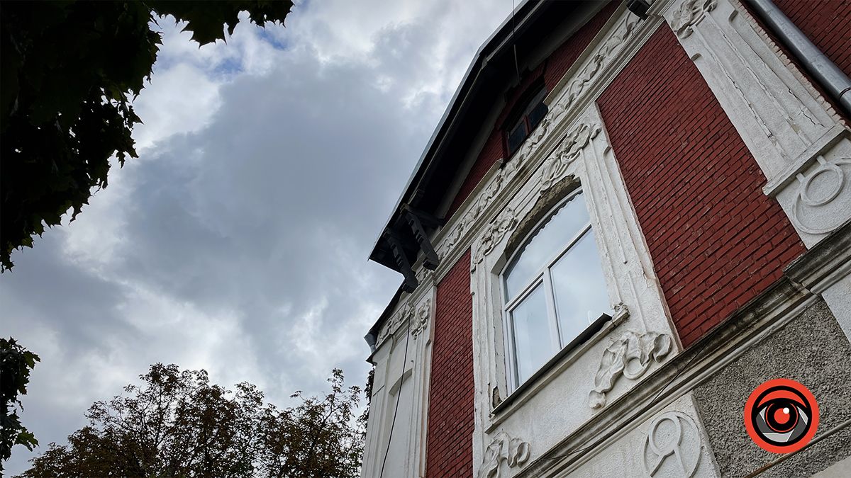 За скільки 553 м² історичної будівлі у Коломиї продали у приватні руки 5