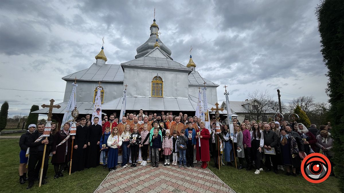 Столітній храм: Владика Петро очолив святкування ювілею церкви св. Дмитрія у селі Годи-Добровідка 12
