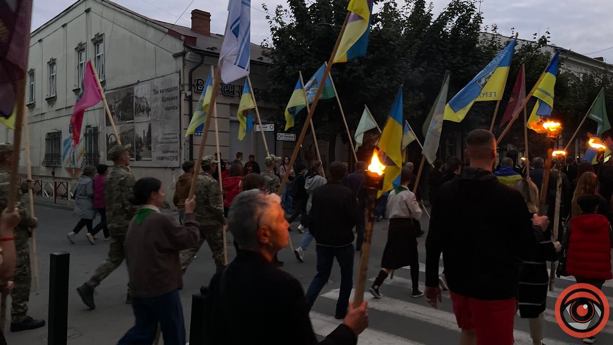 Як проходила смолоскипна хода в Коломиї 1 жовтня 7