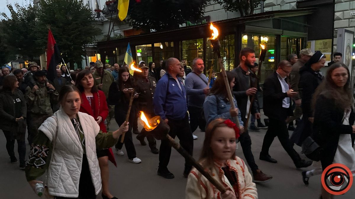 Як проходила смолоскипна хода в Коломиї 1 жовтня 6