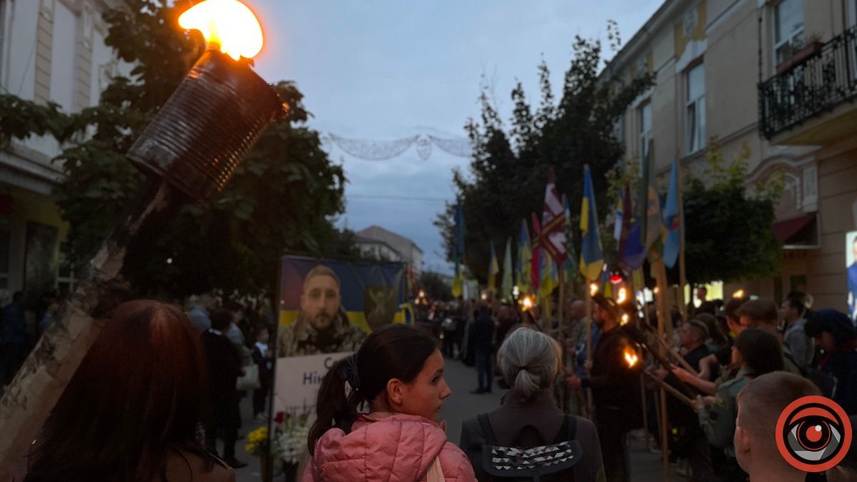 Як проходила смолоскипна хода в Коломиї 1 жовтня 10