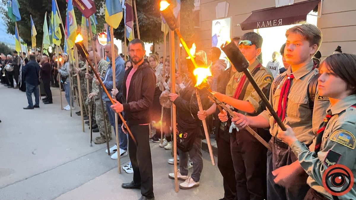 Як проходила смолоскипна хода в Коломиї 1 жовтня 17