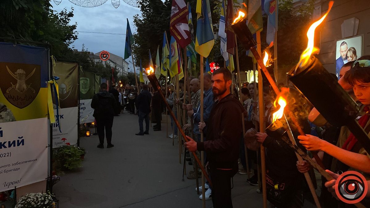 Як проходила смолоскипна хода в Коломиї 1 жовтня 16