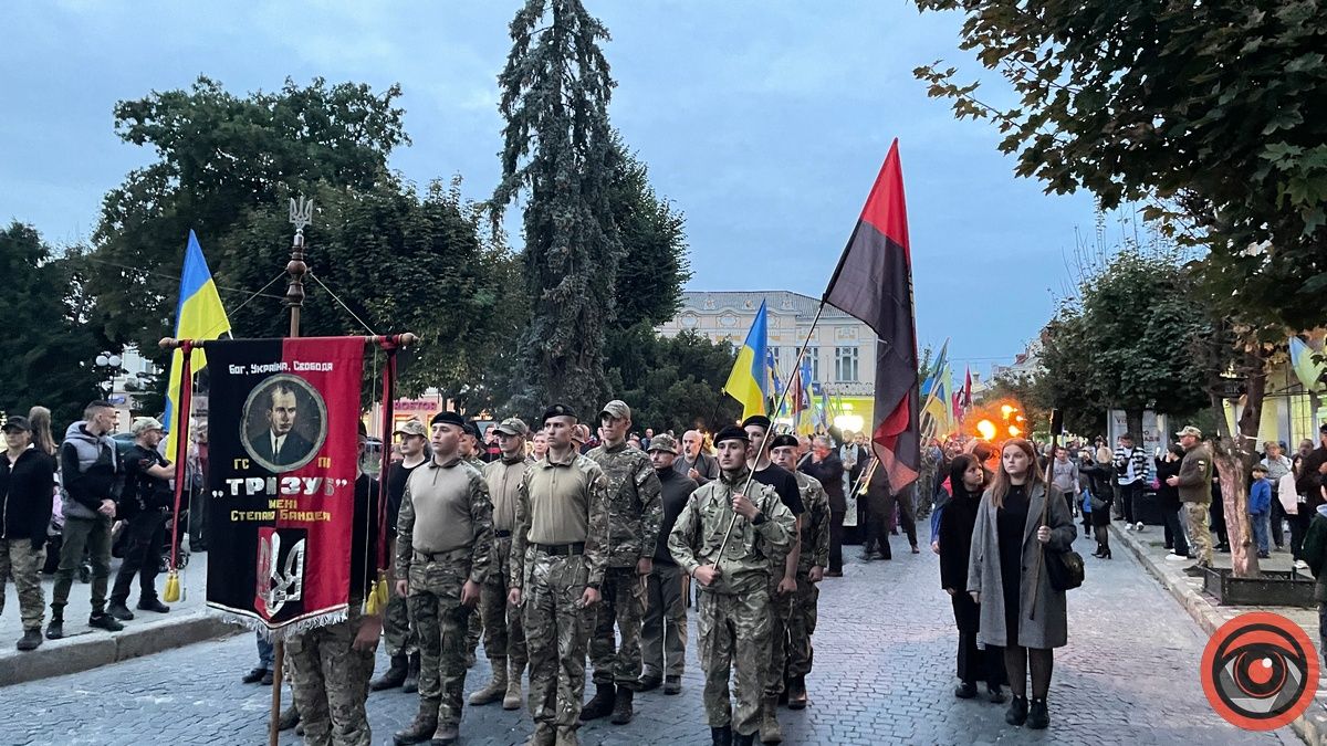 Як проходила смолоскипна хода в Коломиї 1 жовтня 13