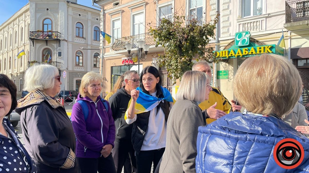 Вранці у центрі Коломиї відбулися мирні збори проти розтрат під час війни
