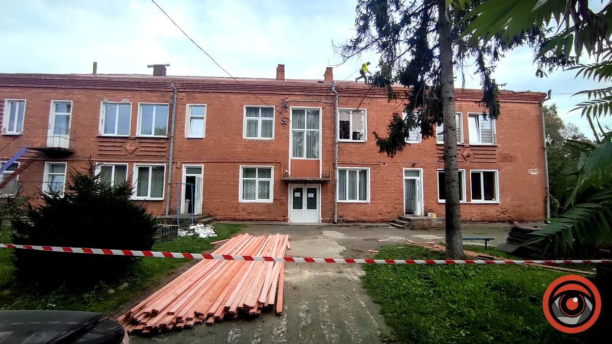 У садочку Коломиї замінюють дах