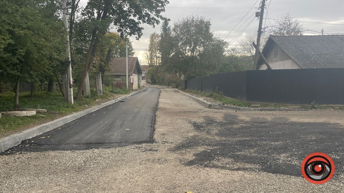 На вул. Кобилянської почали стелити асфальт 3