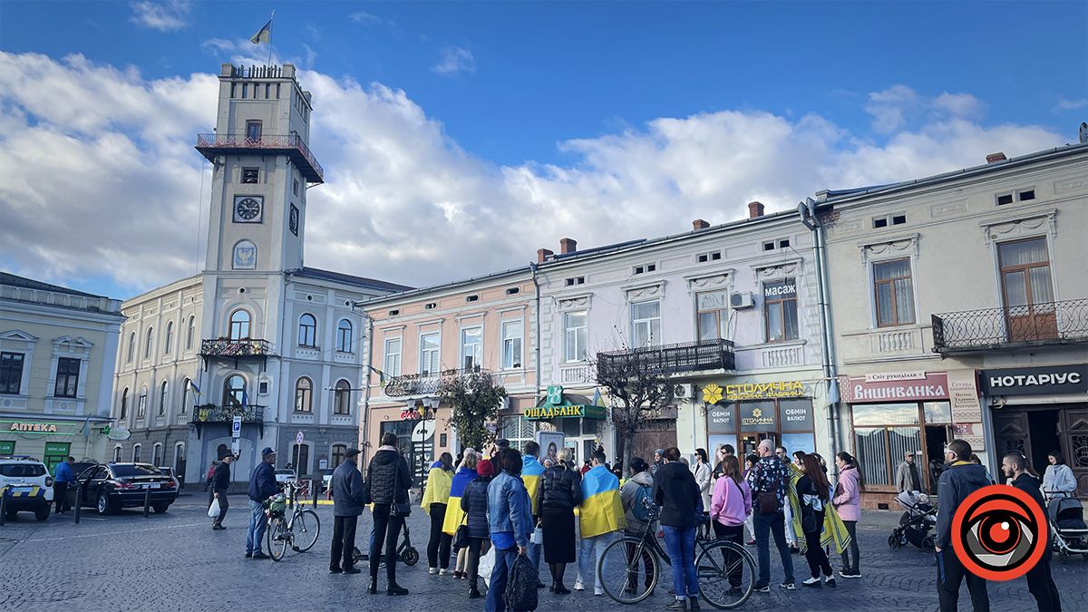 У Коломиї під ратушею знову збиралися активісти: що вирішували? 2