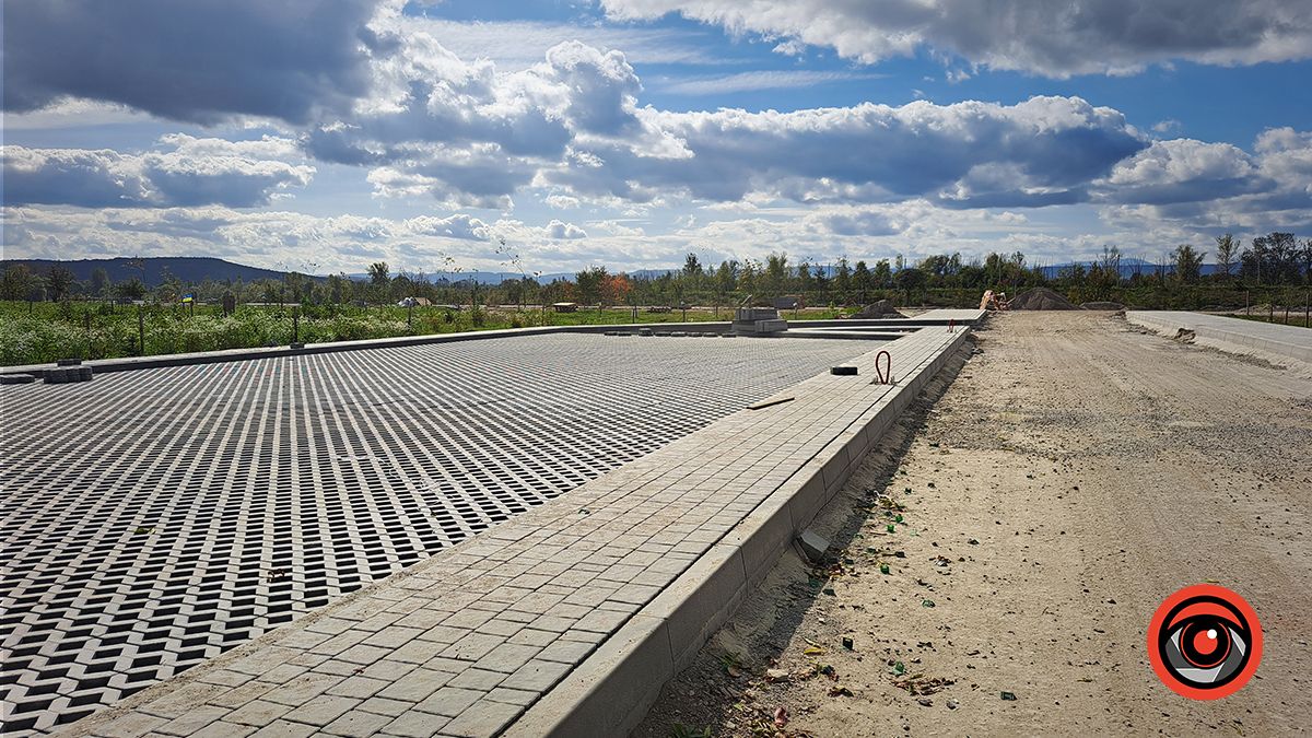 На Шевченківському озері облаштовують парковку