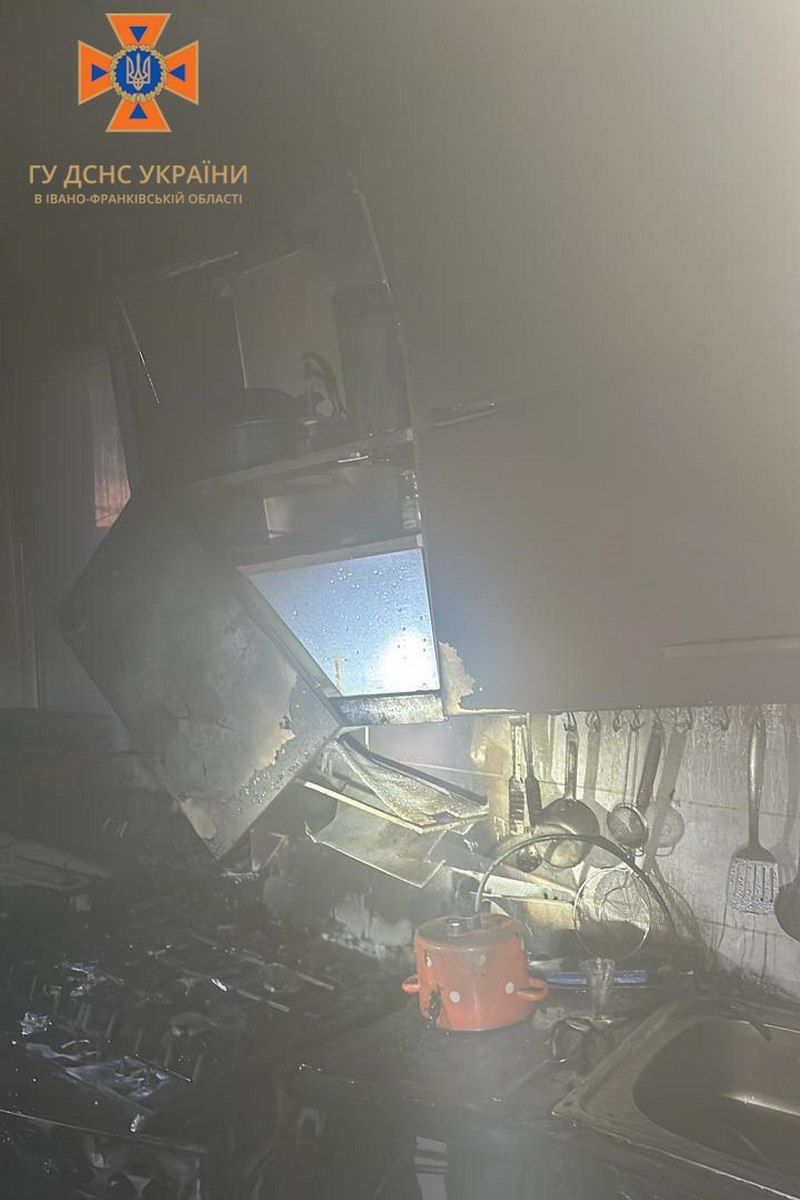 Вдосвіта на Прикарпатті евакуйовували людей через пожежу в квартирі 1