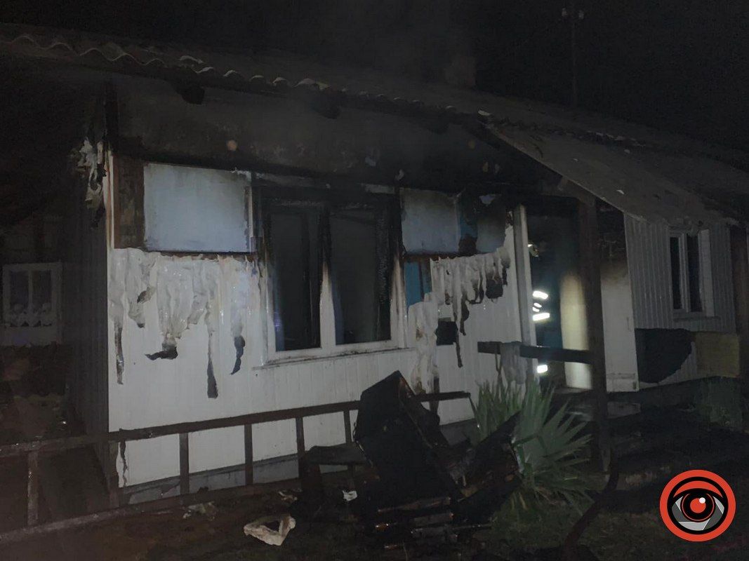 Вдосвіта горів житловий будинок на Коломийщині 1