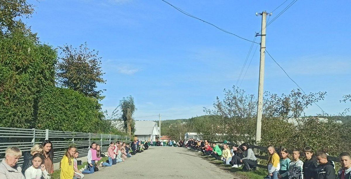 Печеніжинська громада зустріла траурний кортеж воїна Петра Грабовецького 1