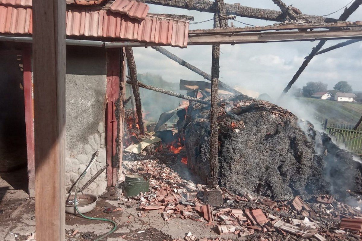 На Коломийщині вогонь наробив лиха 2
