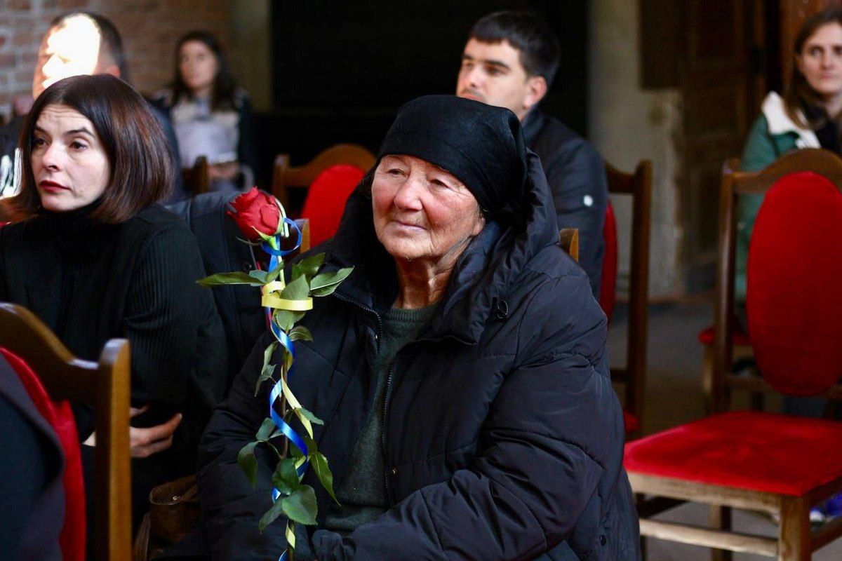 Рідним загиблих воїнів з Коломийщини вручили посмертні нагороди Героїв 4