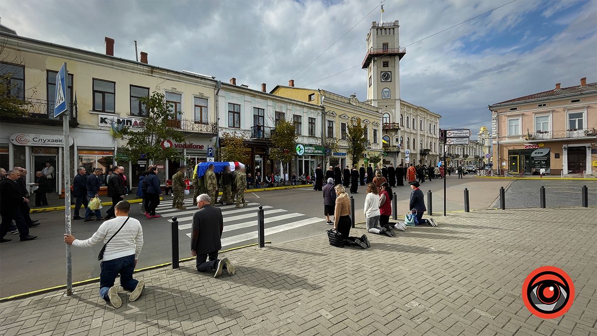У Коломиї прощалися з білоруським добровольцем на позивний "Бахус" 12