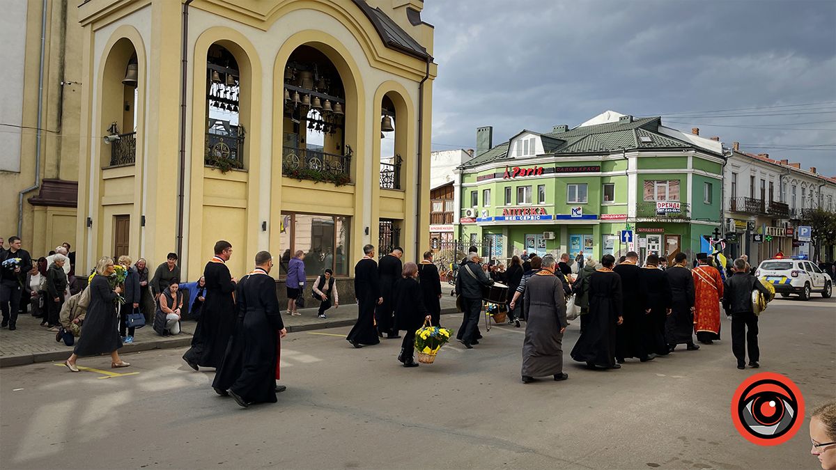 У Коломиї прощалися з білоруським добровольцем на позивний "Бахус" 24