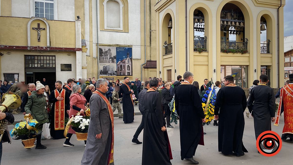У Коломиї прощалися з білоруським добровольцем на позивний "Бахус" 3