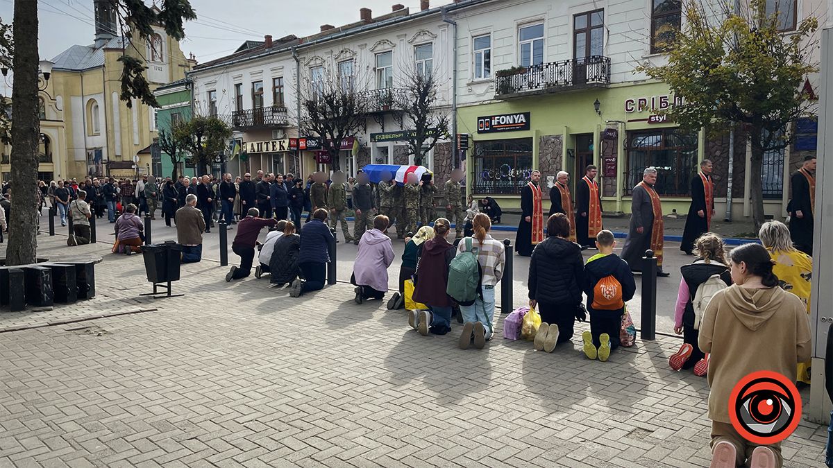 У Коломиї прощалися з білоруським добровольцем на позивний "Бахус" 9