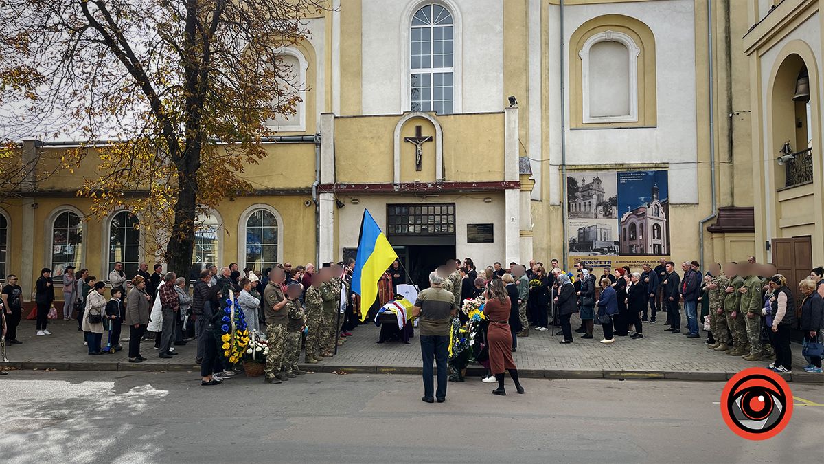У Коломиї прощалися з білоруським добровольцем на позивний "Бахус" 2