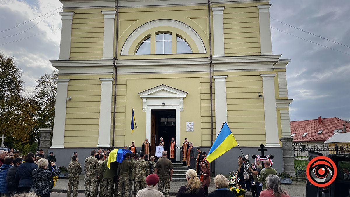У Коломиї прощалися з білоруським добровольцем на позивний "Бахус" 20
