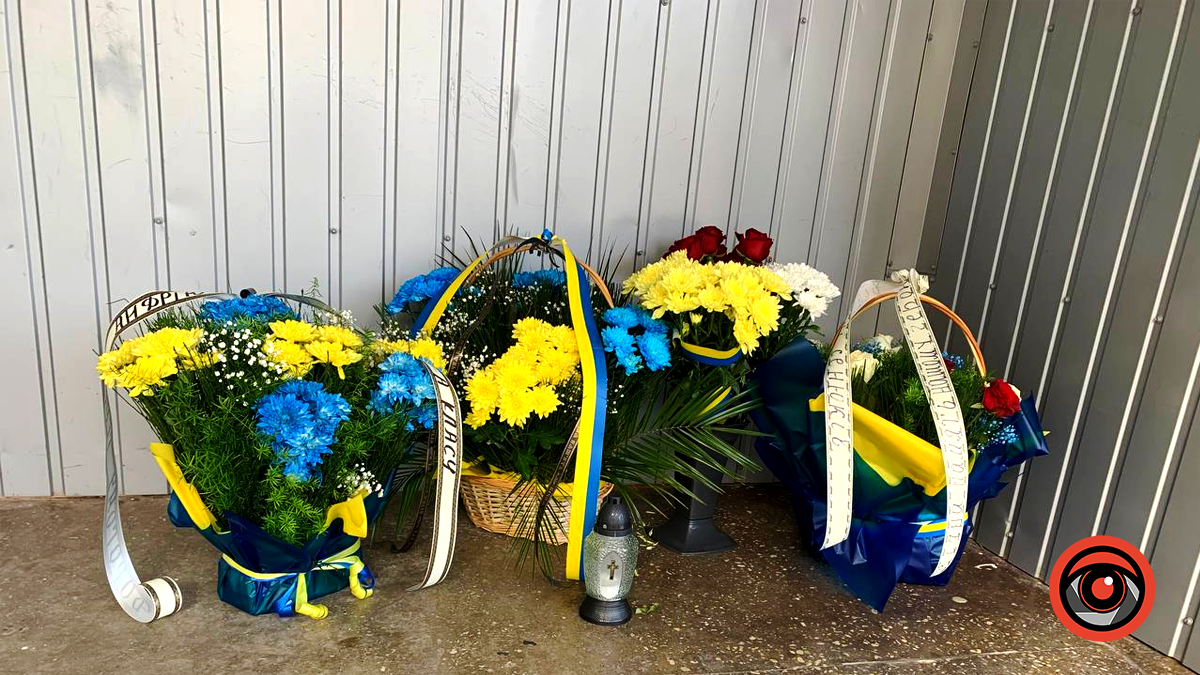 Пам'яті Андрія Сенюка: у Коломийському ліцеї №4 відкрили меморіальну дошку Герою 2