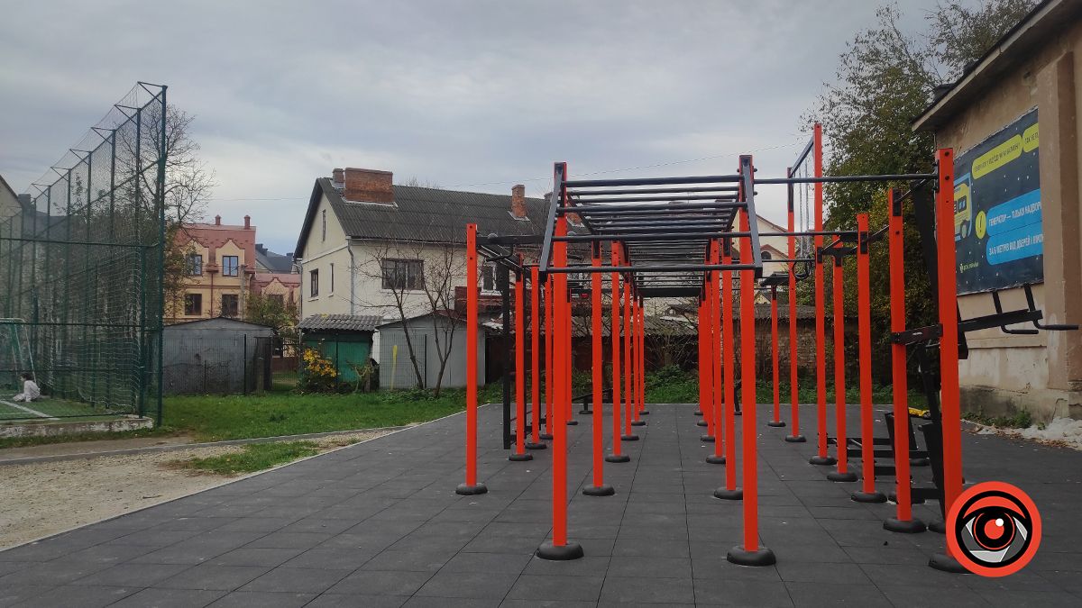 На участь подвася тільки один учасник - столичне ТОВ "ДИТЯЧЕ ТА СПОРТИВНЕ ОБЛАДНАННЯ".