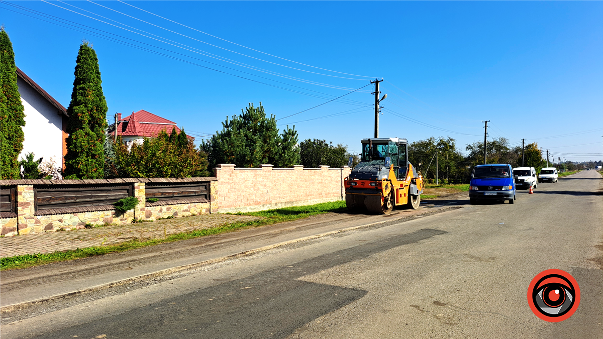 Дочекалися: у Сопові проводять ямковий ремонт дорожнього покриття