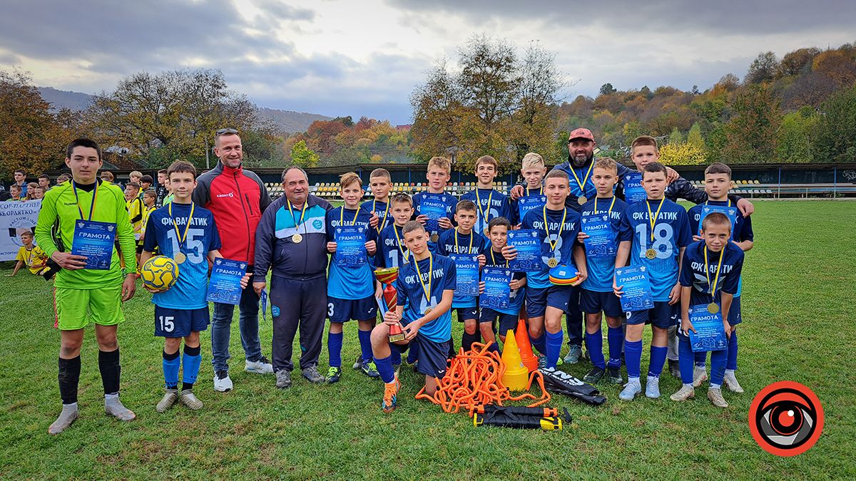 Інформатор вітає коломийських футболістів з перемогою і бажає нових звершень.