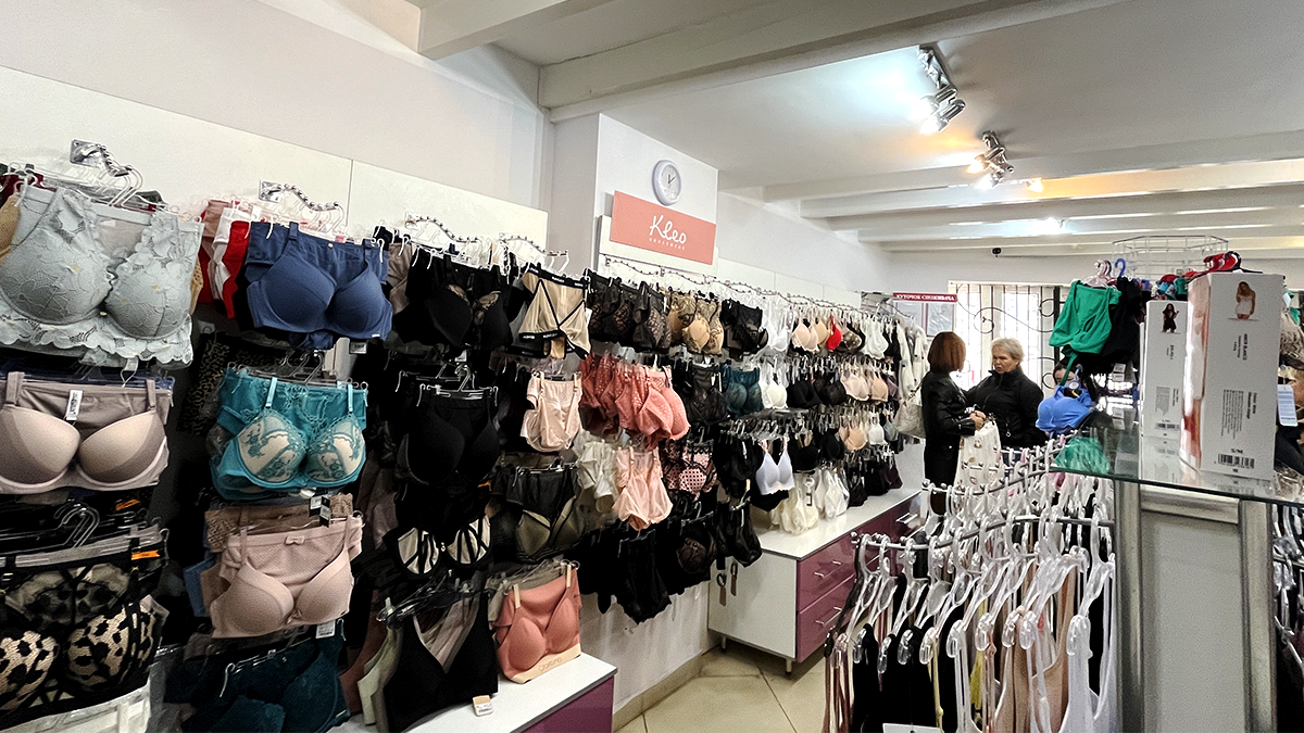 Естетичне спіднє, зручний одяг для дому й термобілизна: магазин "Віола" на Театральній 28/5 3