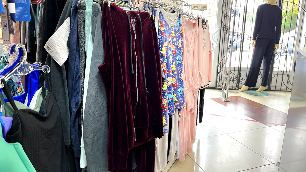 Естетичне спіднє, зручний одяг для дому й термобілизна: магазин "Віола" на Театральній 28/5 9