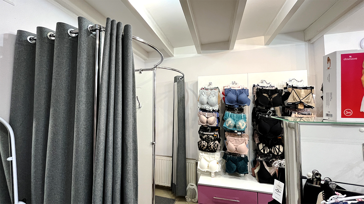 Естетичне спіднє, зручний одяг для дому й термобілизна: магазин "Віола" на Театральній 28/5 2