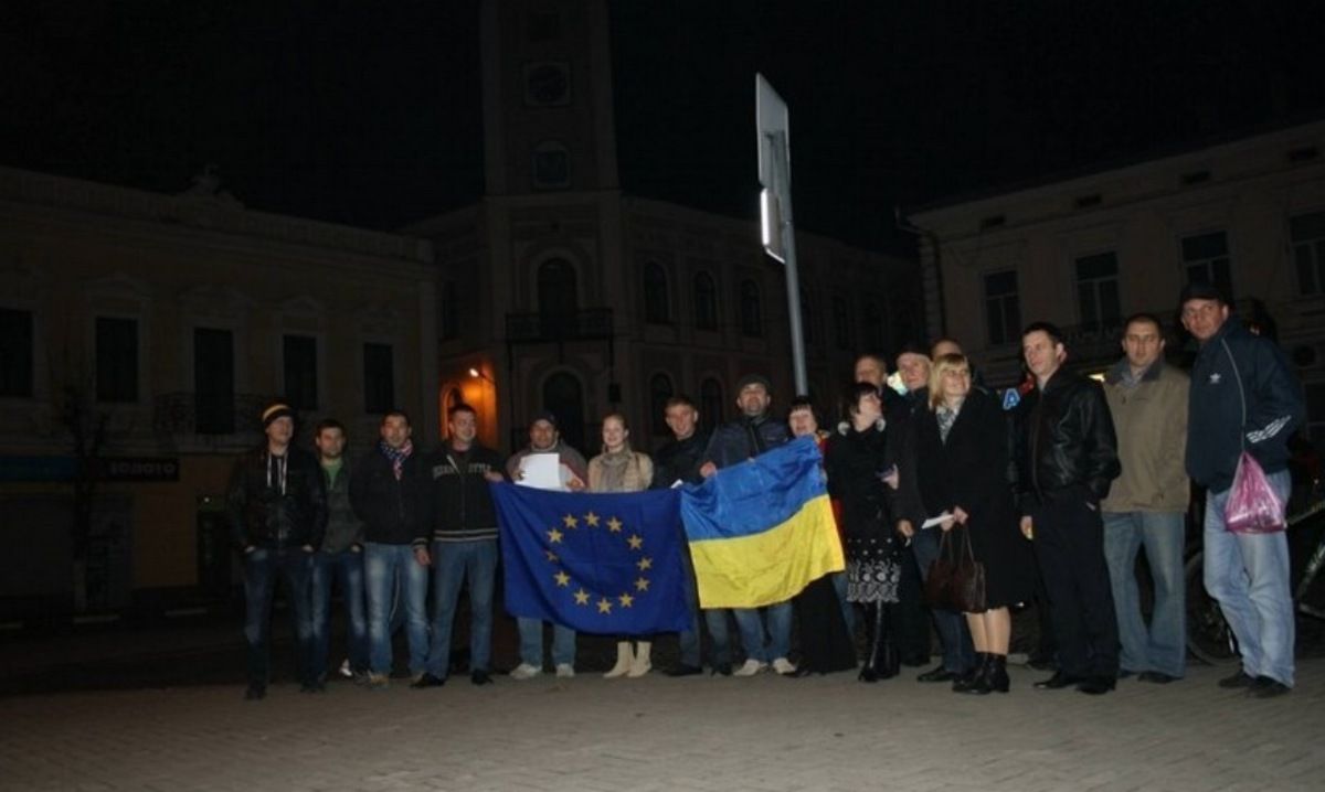 Перші дні Революції Гідності у Коломиї і на Майдані 1