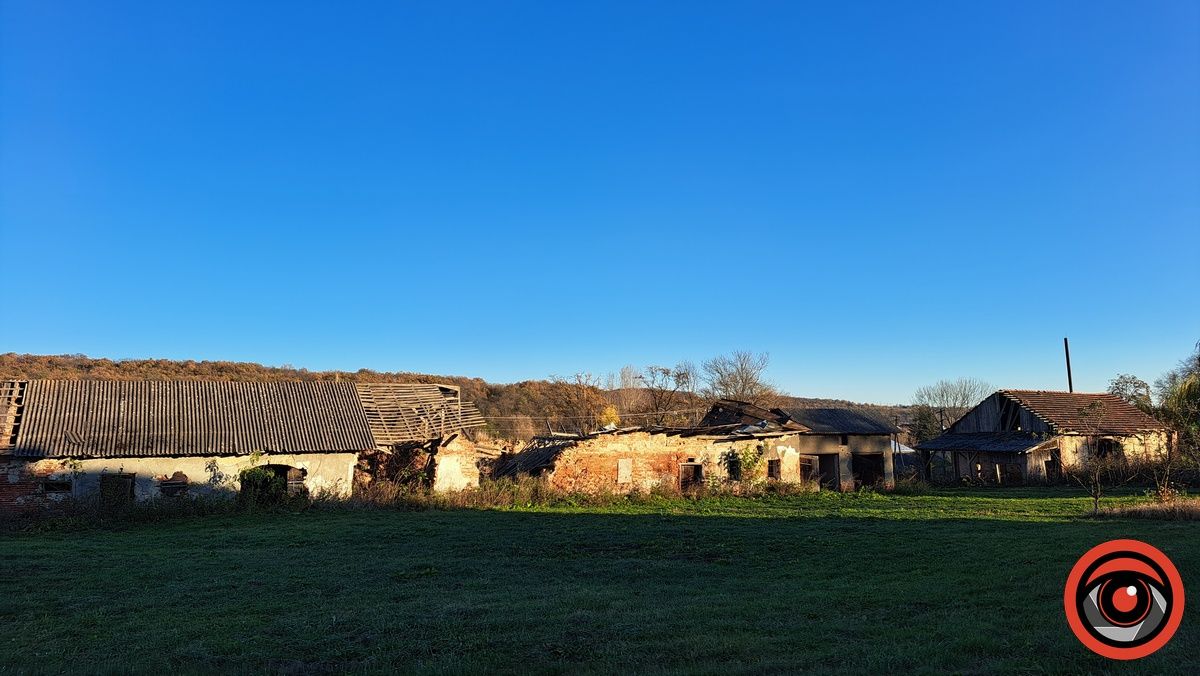 господарські будівлі за костелом