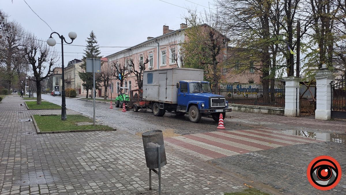 Бруківку на бульварі Лесі Українки у Коломиї вкотре перекладають 1