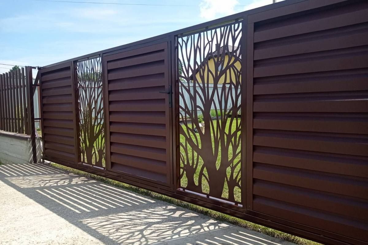 Сучасний дизайн та практичність: найкращі пропозиції виготовлення огорожі від компанії "Ворота Захід" 1