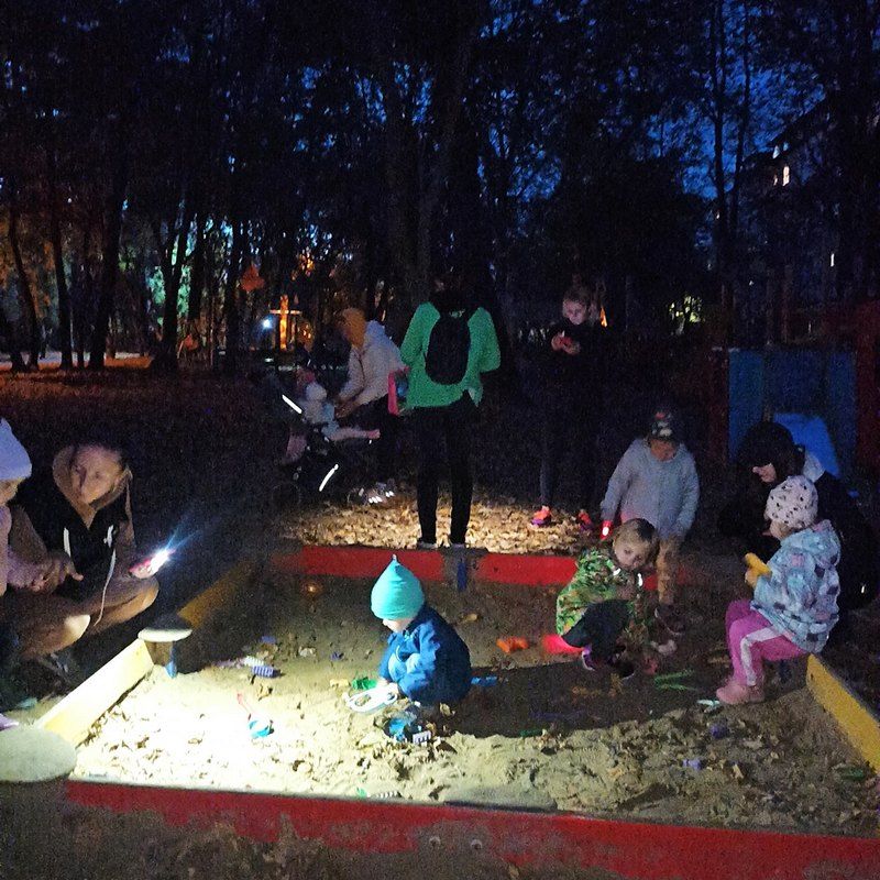 Хоч би один ліхтар: у Коломиї на майданчику за 1,5 млн грн немає освітлення 1