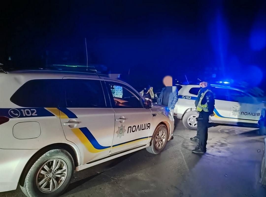 Показав поліції сам: у кишені коломиянина були наркотики 1