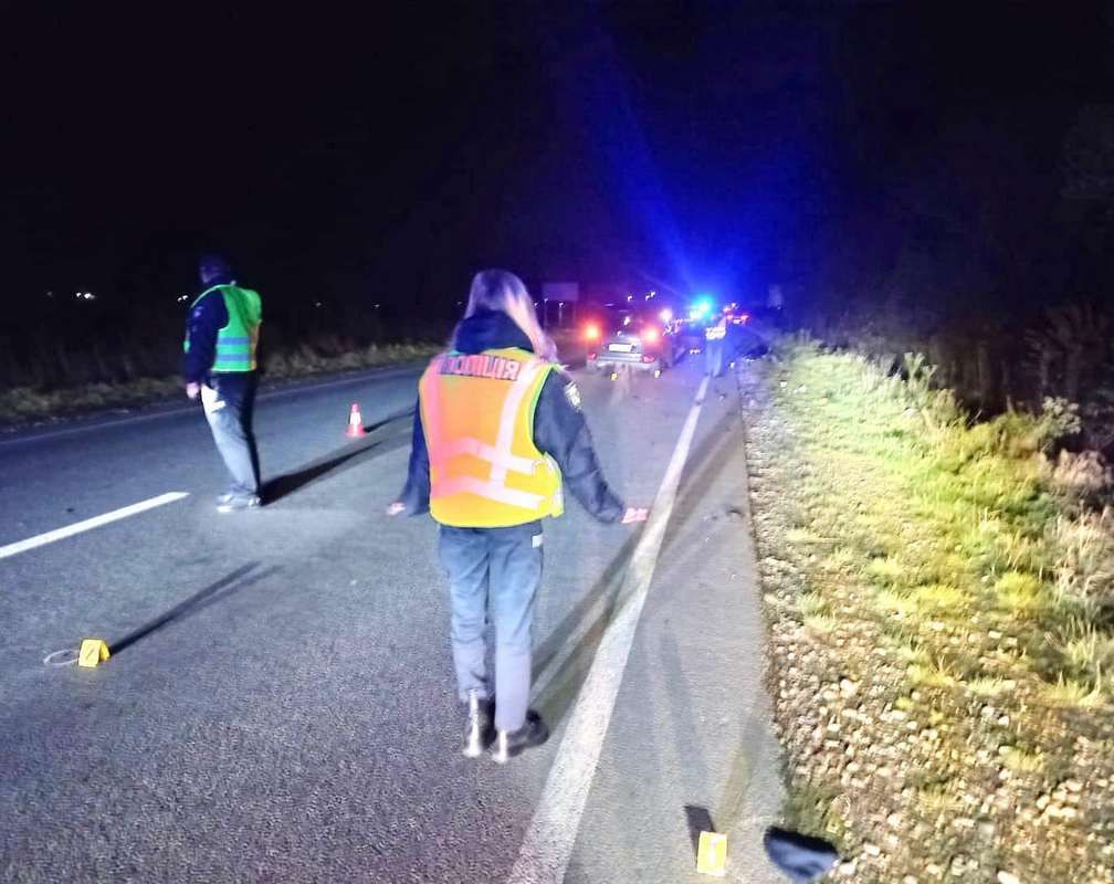 Рухався неосвітленою ділянкою дороги: у ДТП на Прикарпатті загинув чоловік 2