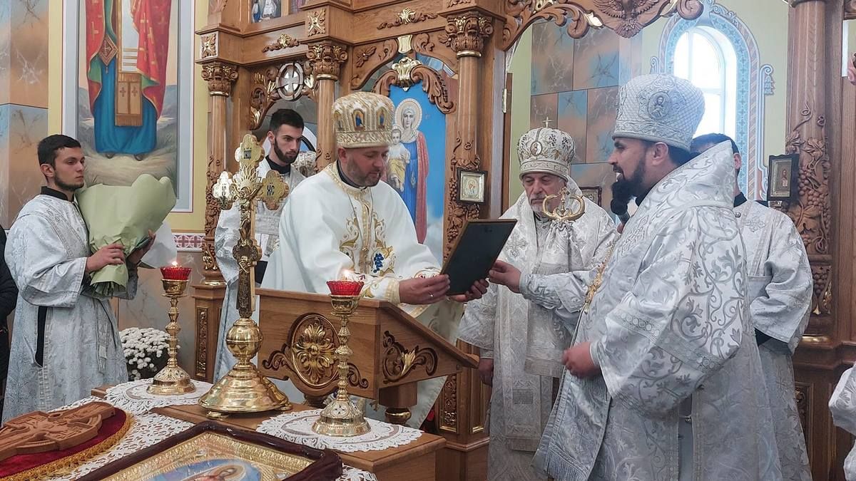 У селі Велика Кам'янка на Коломийщині освятили новий храм 10