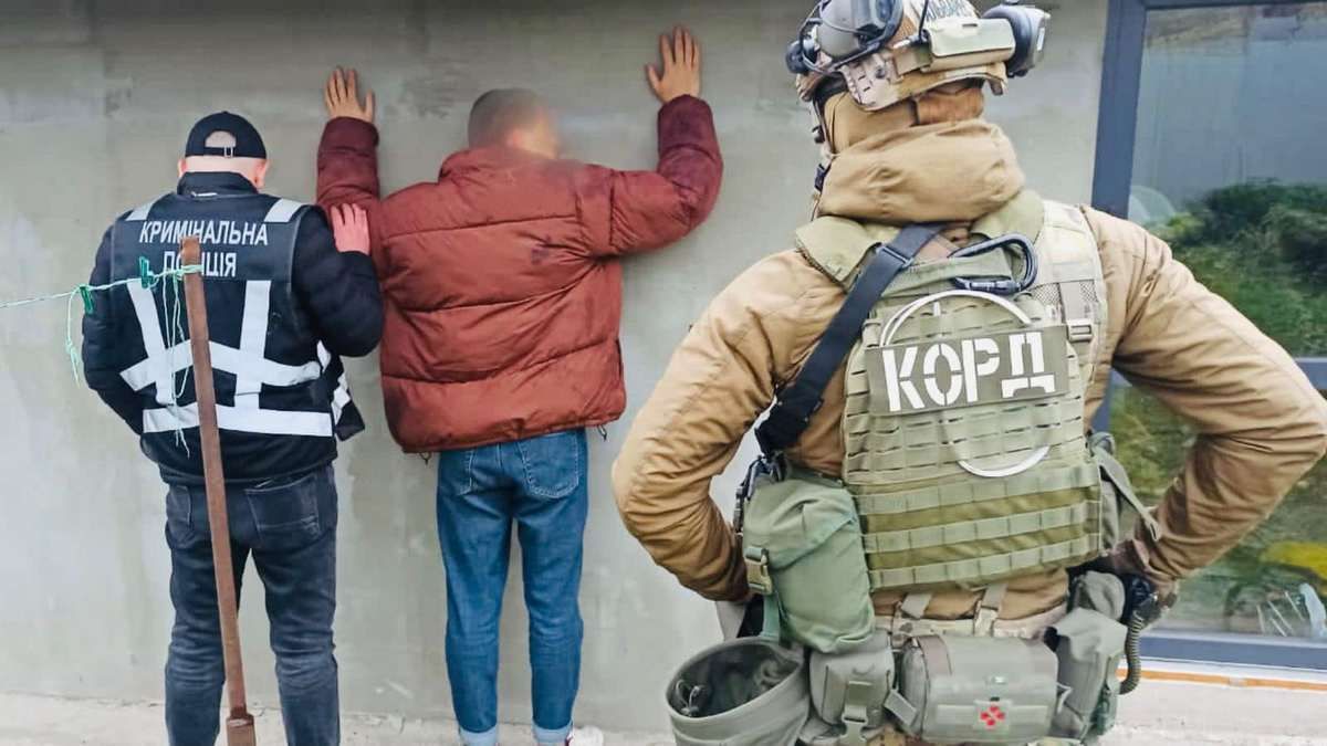 Двох наркодилерів з Коломийщини зловили правоохоронці