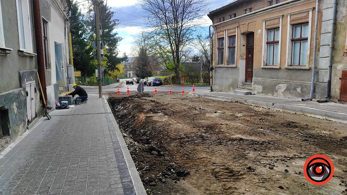 Не чекаючи перемоги: на вул. Оренштайна таки взялися за капремонт 5