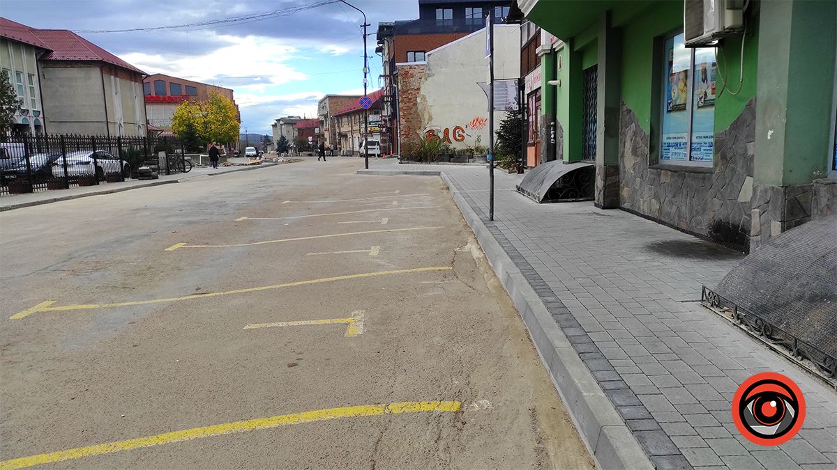 На невеличкій вул. Вільде в Коломиї завершують брукування за понад мільйон 4