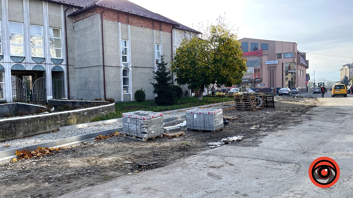 На невеличкій вул. Вільде в Коломиї завершують брукування за понад мільйон 11