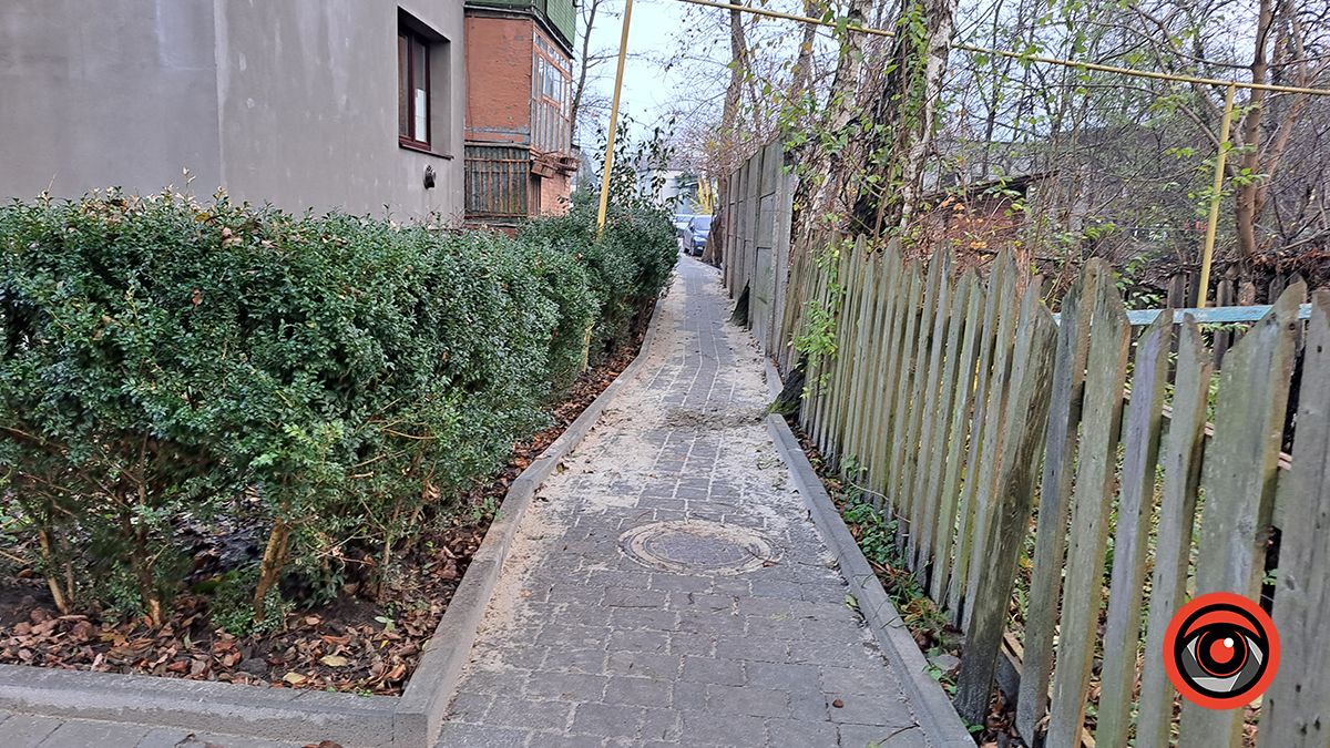 У Коломиї в мікрорайоні Бандери відремонтували міжбудинкові заїзди за понад 5 млн грн 12