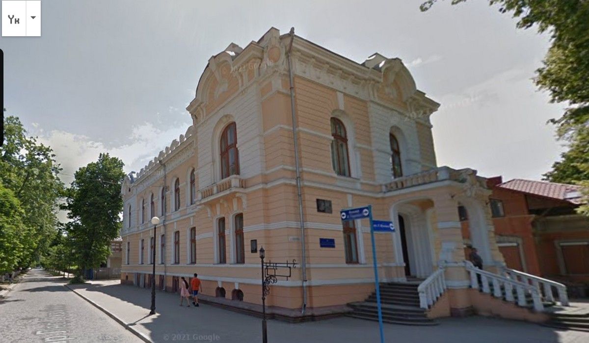 Будівля Музею історії міста Коломиї наче застигла у часі