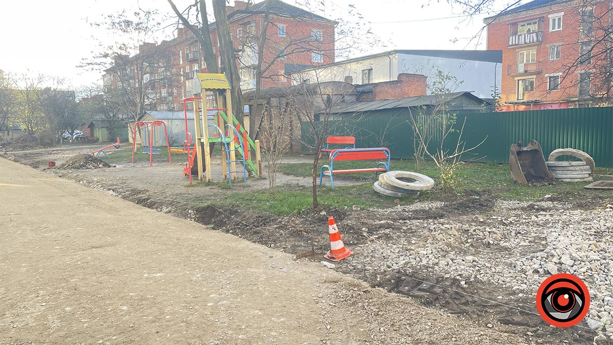 У Коломиї на вул. Заньковецької ремонтують проїзди, вартість – майже 3,5 млн грн 4